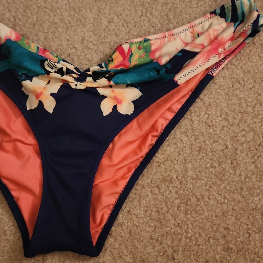 PINK Victoria Secret Cheeky Bikini Swim Bottoms Tropical Print Size Medium